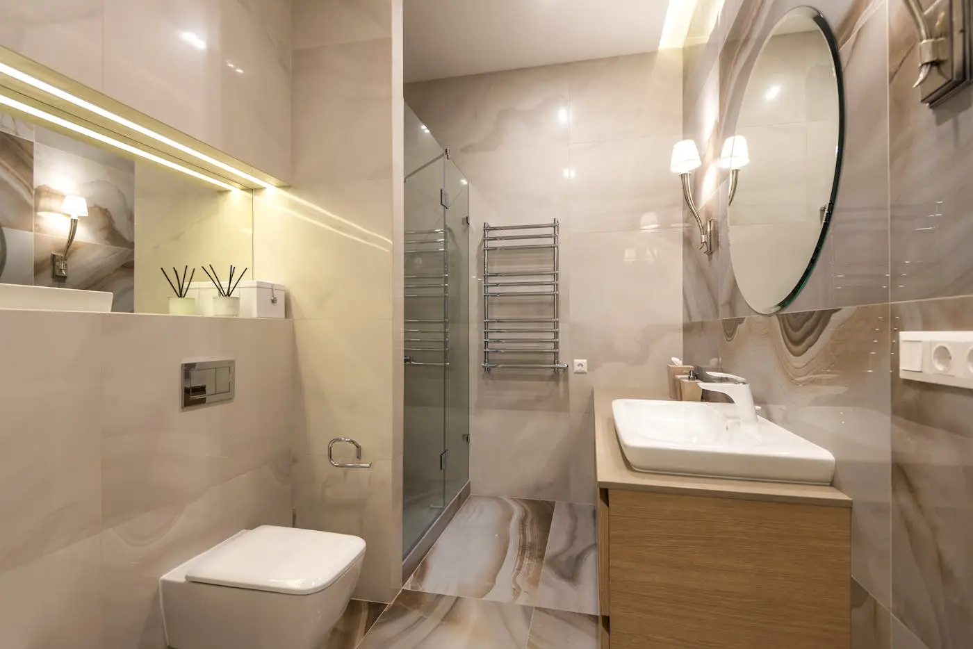 Contemporary tiled bathroom with a walk-in shower